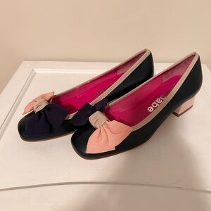 NWT LE BABE Leather, Bow, Navy Blue, Cream & Pink, Women's Shoes, Size 8